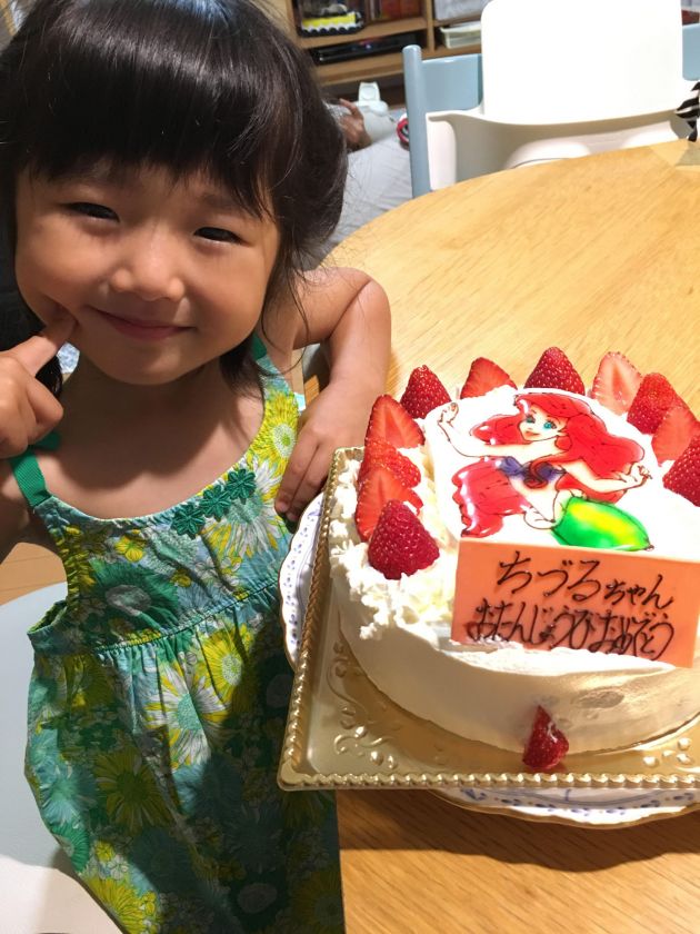 世界に一つだけの記念日ケーキ 大好きなアリエルのケーキでお祝い 4歳おめでとう 記念日ケーキご紹介 窯出しチーズ 西洋菓子 カフェのシャンティーヒラノ